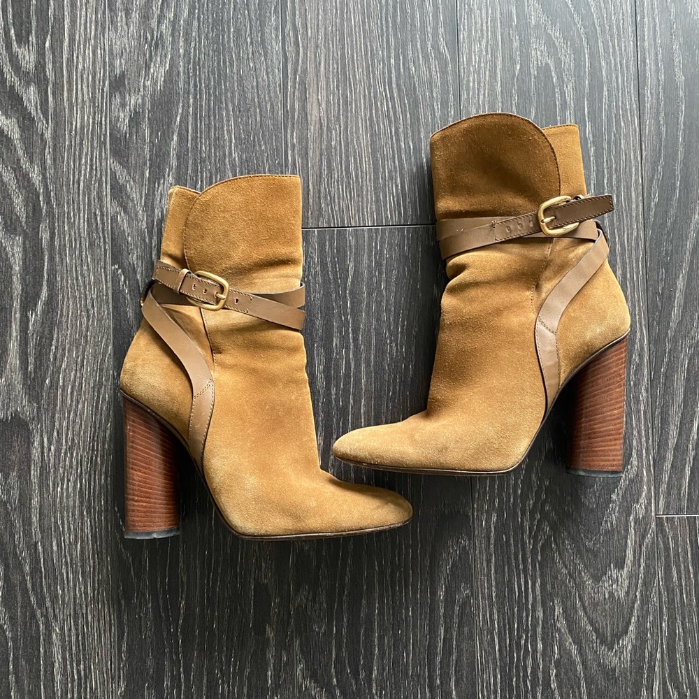 Gucci tan suede booties 38.5